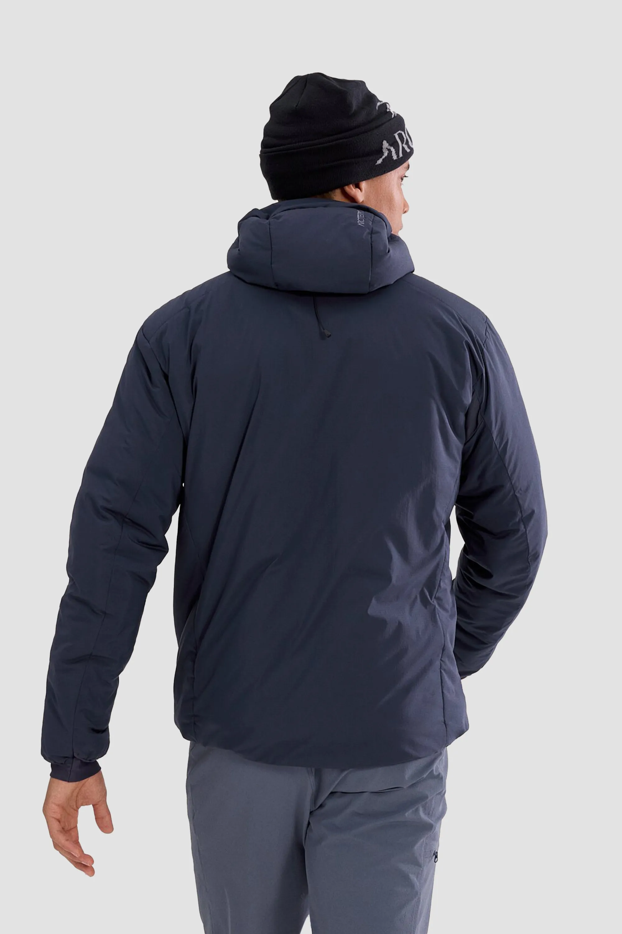 Arc'teryx Men's Atom Heavyweight Hoody in Black Sapphire