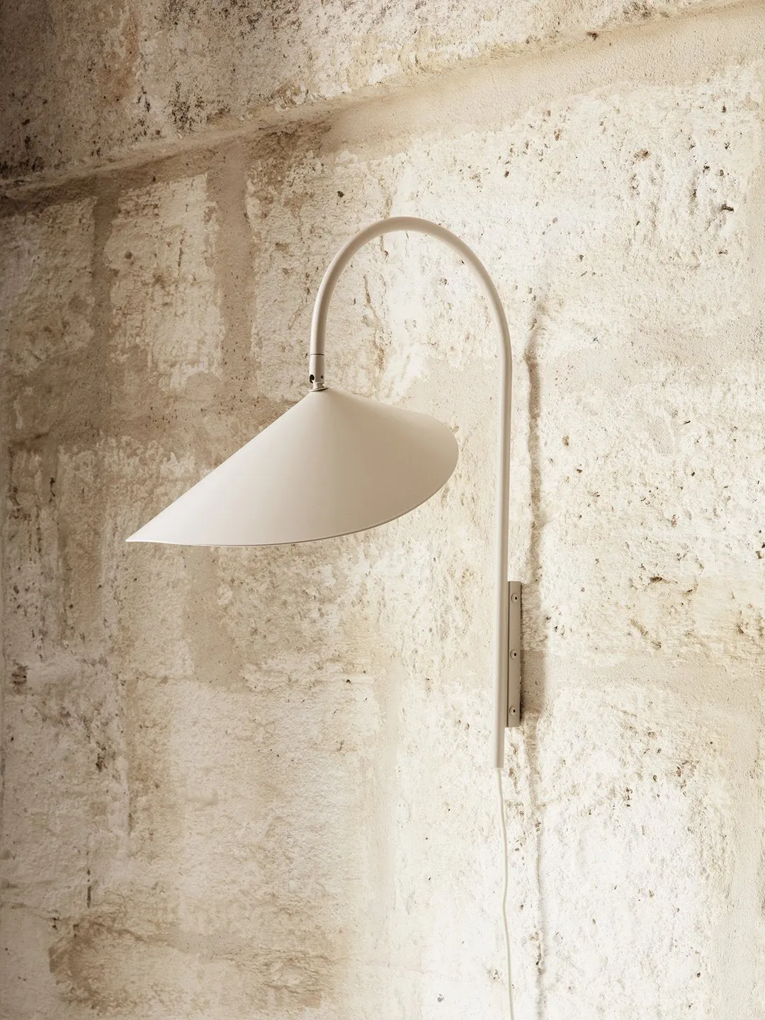 Arum Plug In Wall Lamp