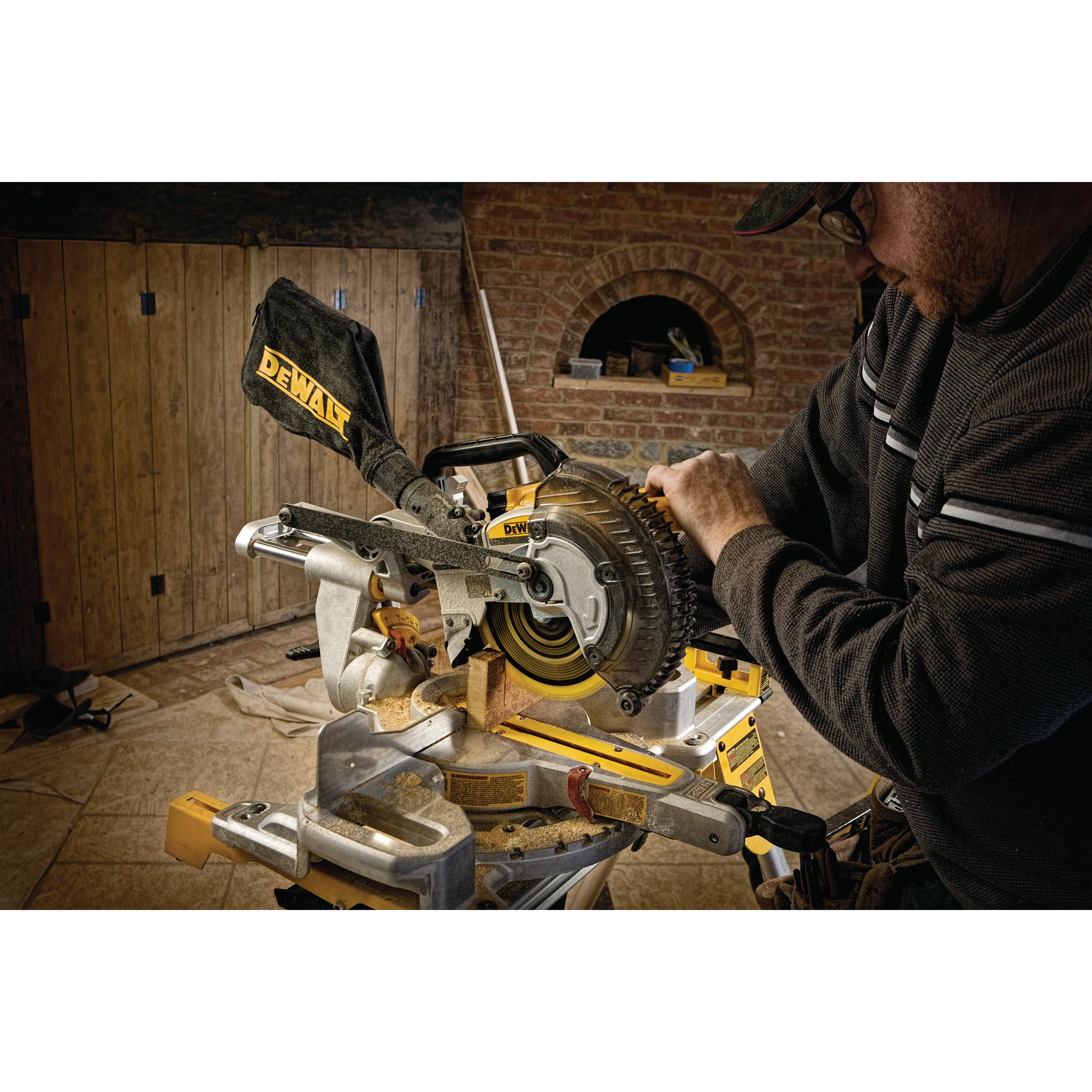 DeWalt DCS361M1 Cordless Miter Saw