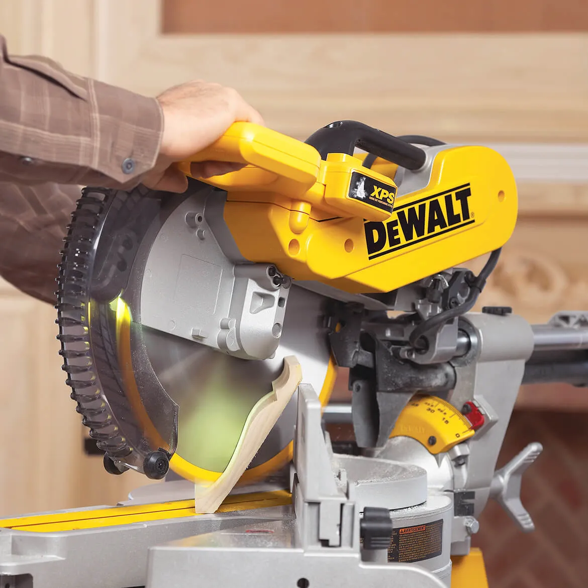 DeWALT DWS780 12" Double Bevel Sliding Compound Miter Saw