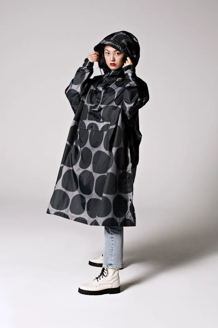 Rainkiss Poncho - Black Polka